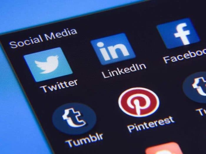 social media apps on an iphone