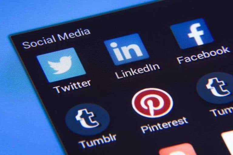 social media apps on an iphone